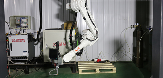 自動(dòng)化程度高，操作簡(jiǎn)便，可進(jìn)行微型焊接